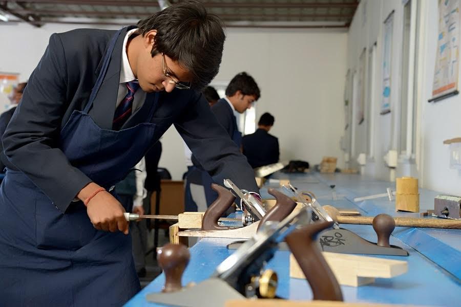 Mangalmay Institute of Engineering and Technology Greater Noida Laboratory photo 3